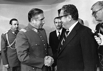 https://consortiumnews.com/wp-content/uploads/2019/06/Reunin_Pinochet_-_Kissinger.jpg