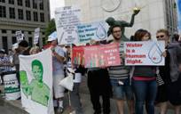 http://www.thenation.com/wp-content/uploads/2015/08/detroit_water_protest_AP_img-680x430.jpg